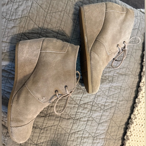 Tom’s Lace-Up Wedges - Picture 5 of 8